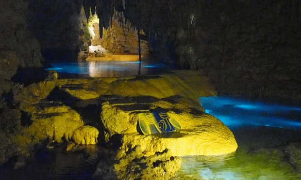 The blue spring in Gyokusendo Cave by Erin Grace, CC BY-SA 2.0